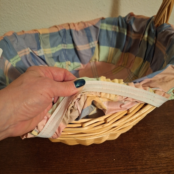 Vintage 90s New With TagExtra Large Oval Wicker Basket with removable liner - Picture 5 of 8